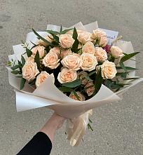 Букет Кремовые розы Латте в Ложки