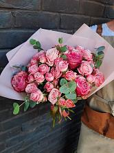 Букет розы в пальмах в Ложки Букет цветов из: Розы в Ложки